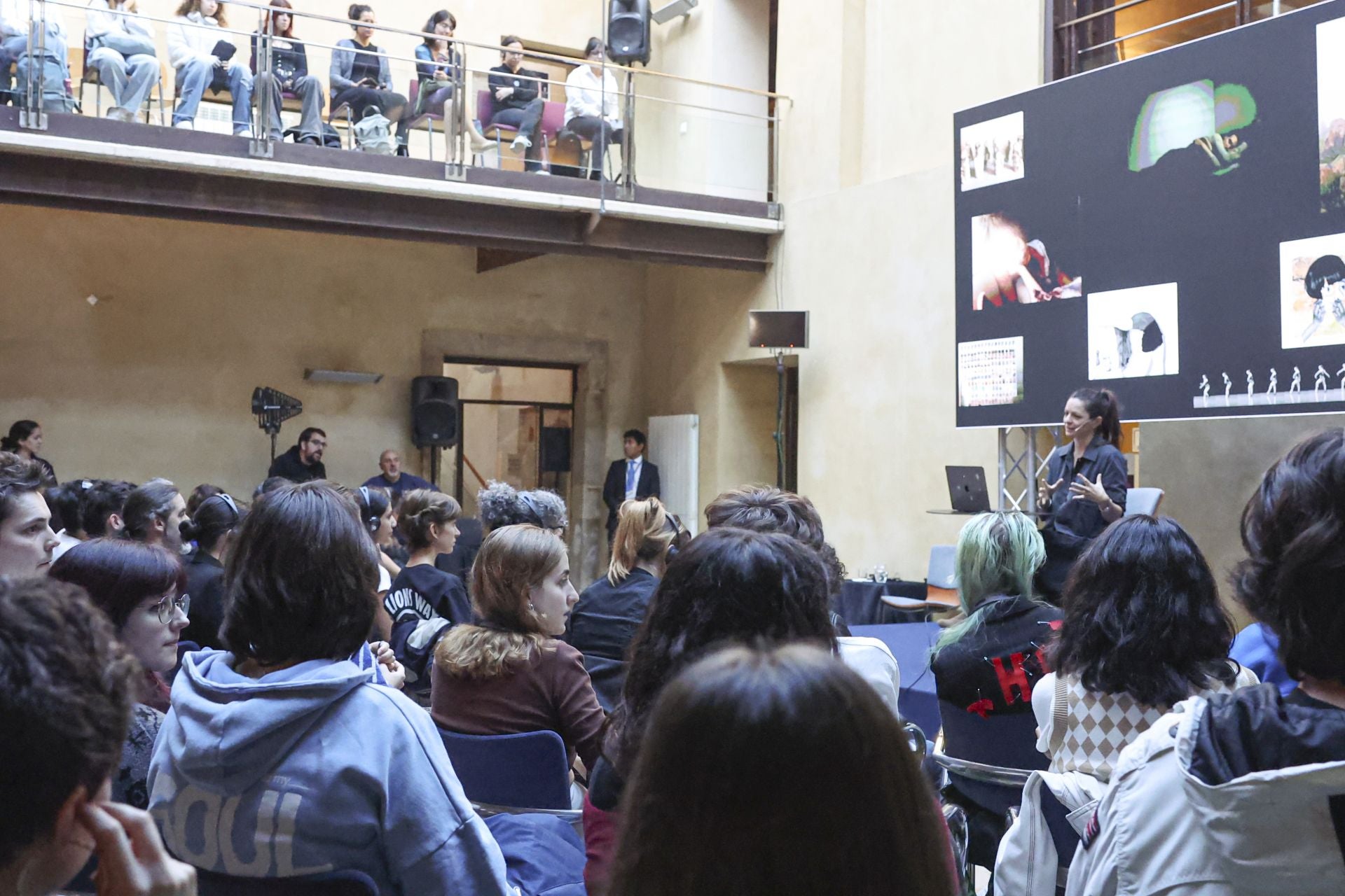 El encuentro de la Agencia Magnum con alumnos de la Escuela Superior de Arte del Principado, en imágenes