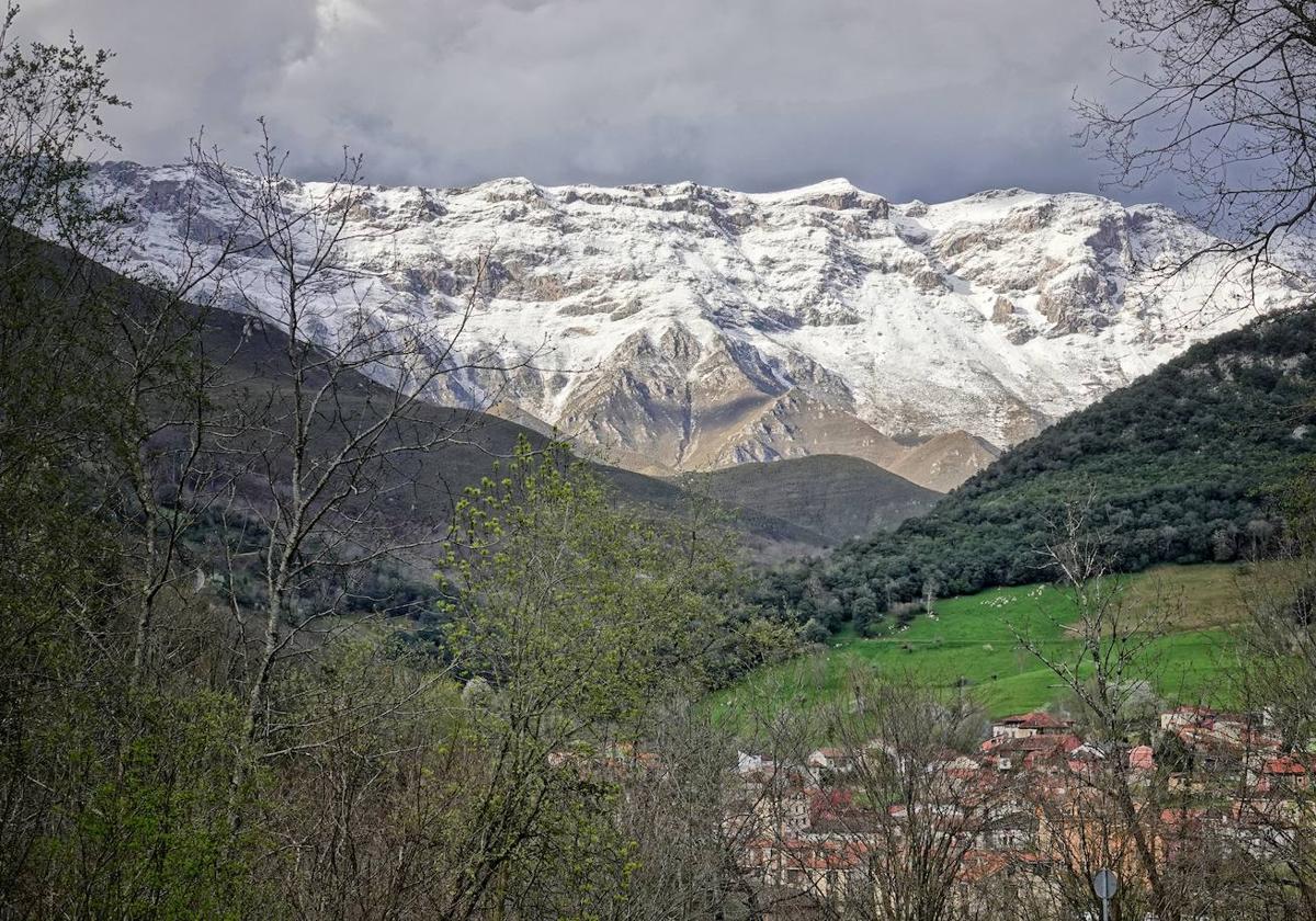 La Familia Real visitará el sábado Sotres para hacer entrega del premio a Pueblo Ejemplar.