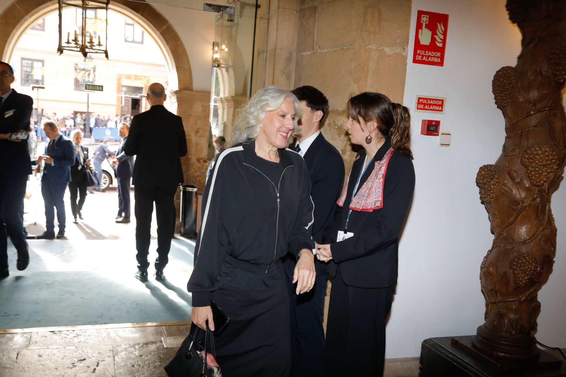 La bailarina María Pagés llega al Hotel Reconquista.