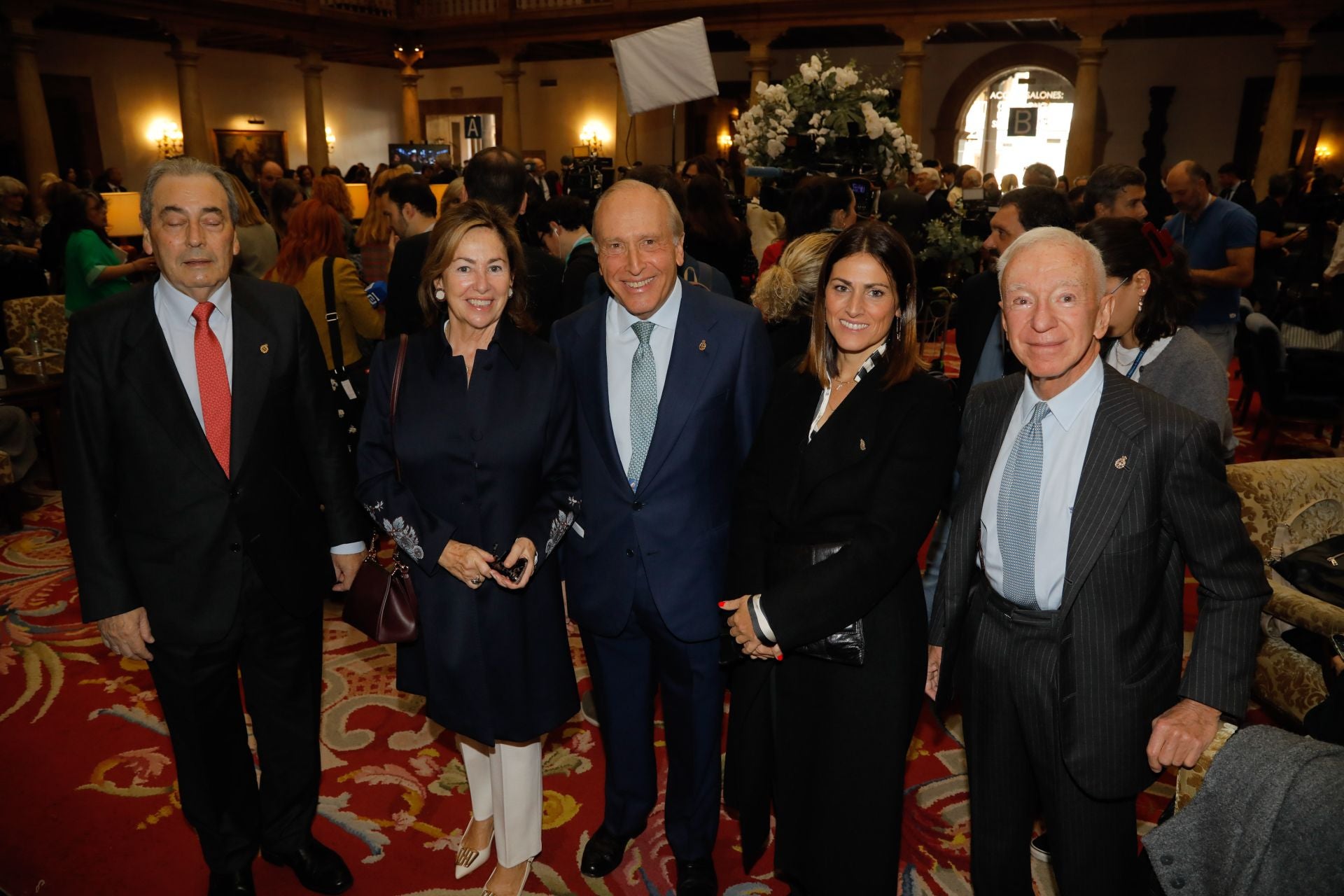 Sabino García Vallina, de TSK, Vicky Felgueroso, Luis Fernández-Vega, junto a más personalidades.