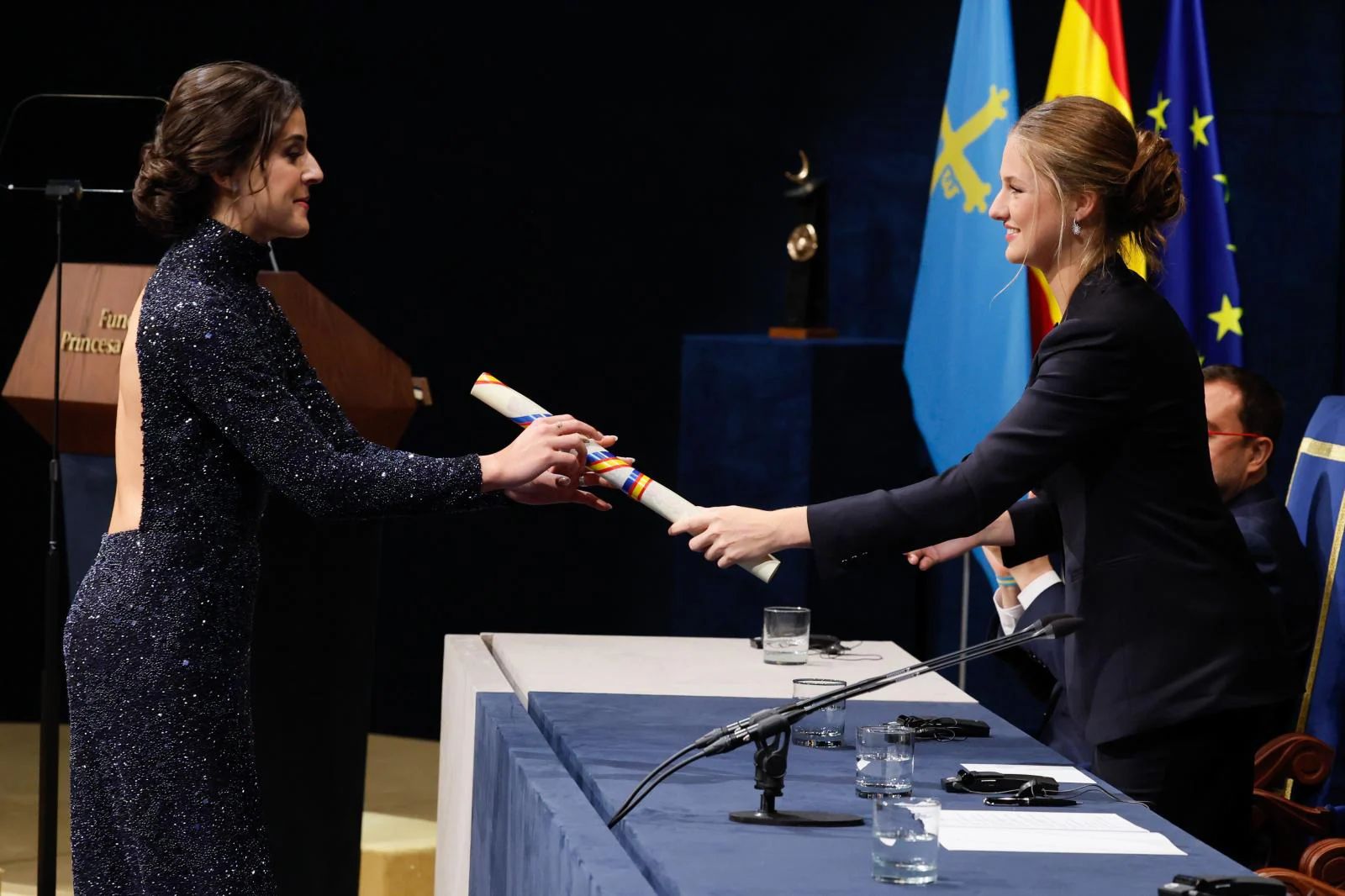 La Princesa de Asturias entrega el premio a la deportista Carolina Marín