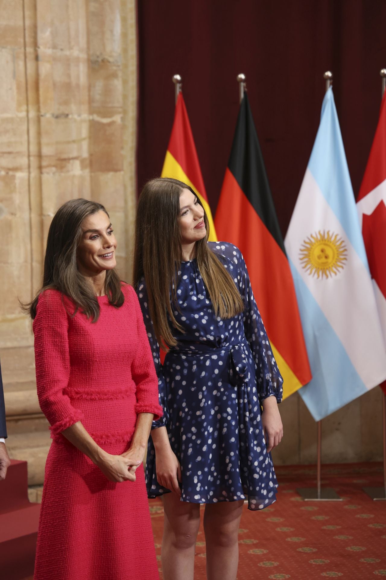 Sonrisas y cercanía: las imágenes de las audiencias de la Familia Real en el Reconquista