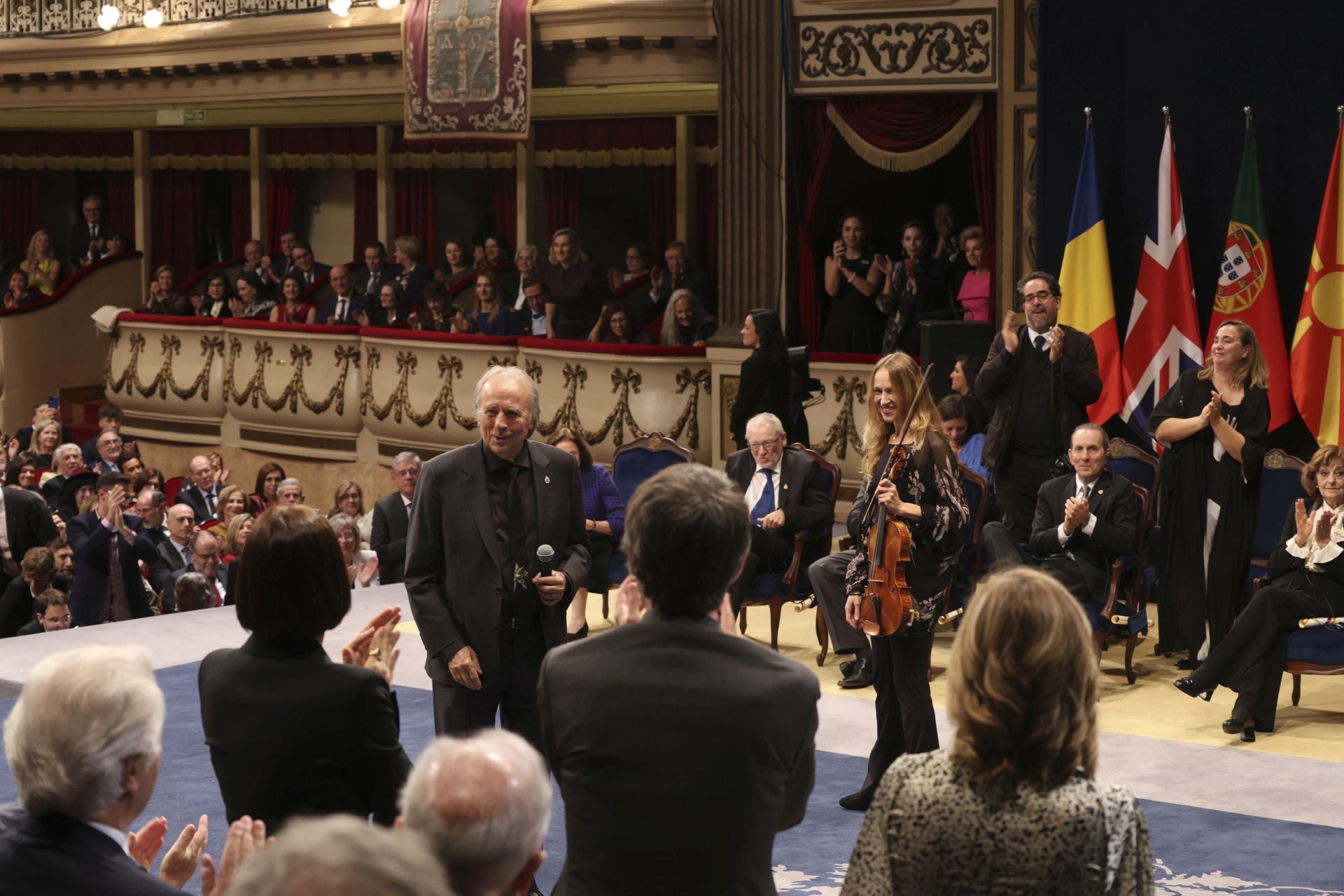 Emoción y sorpresas en la ceremonia de entrega de los Premios Princesa de Asturias