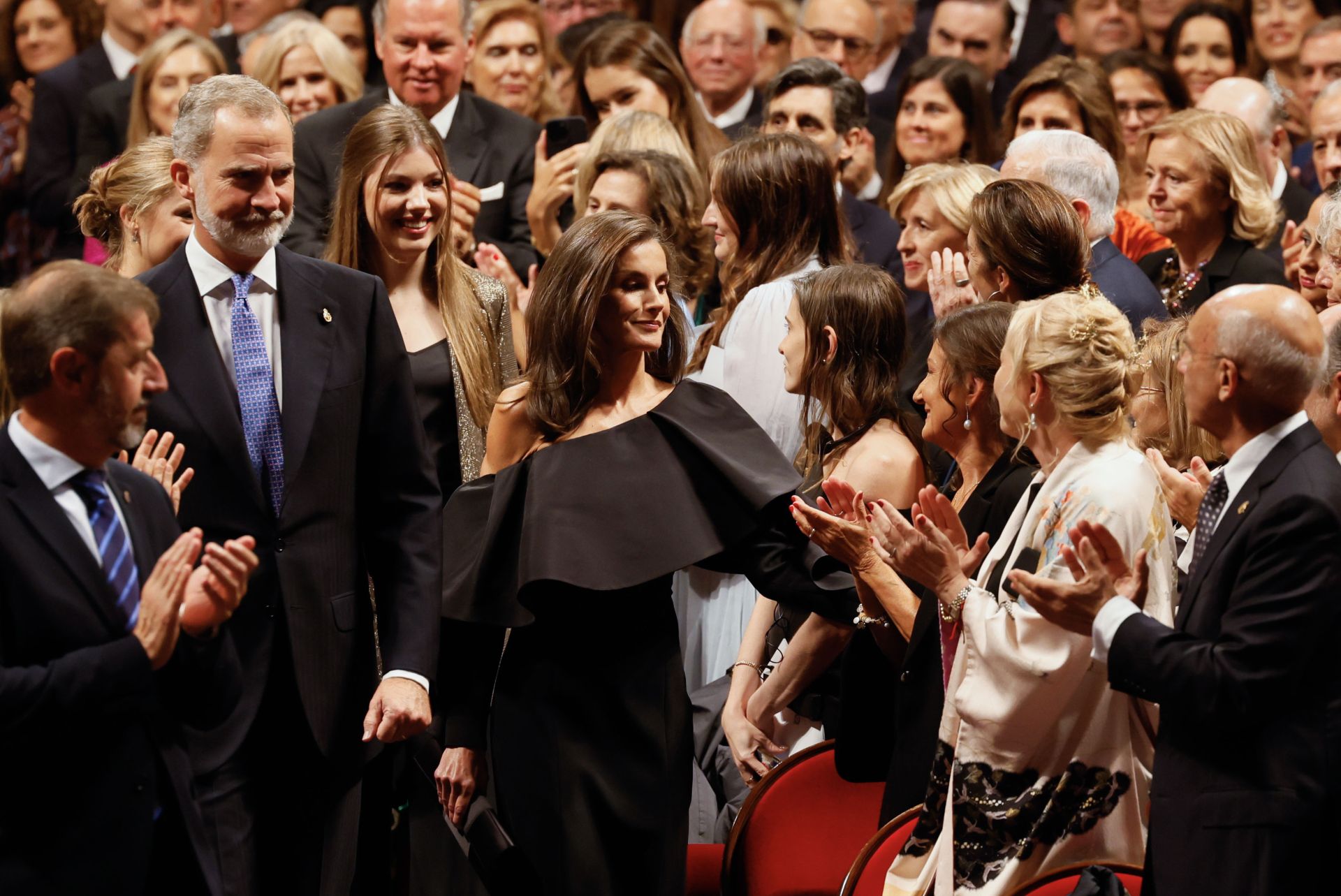 Los &#039;looks&#039; de la Reina Letizia, la Princesa Leonor y la Infanta Sofía en los Premios