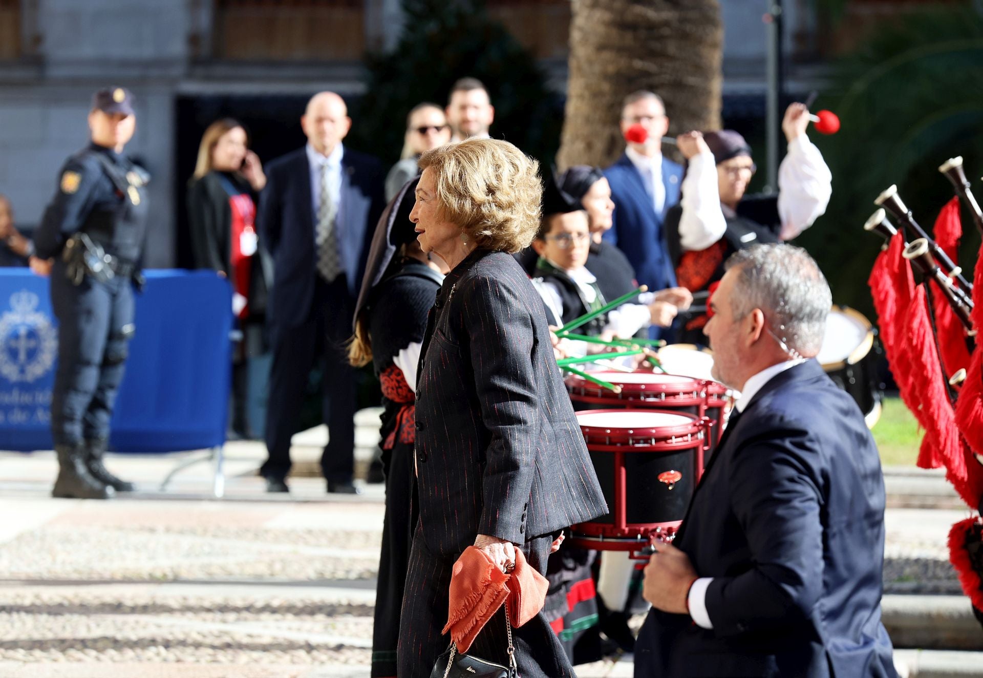 Ambiente empresarial y de autoridades en el Hotel Reconquista