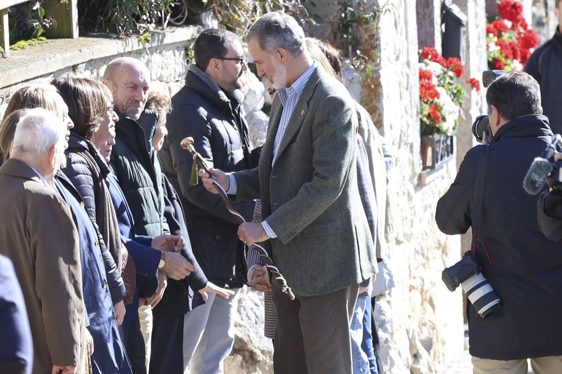 Sotres, pletórico: la visita real al Pueblo Ejemplar de Asturias, en imágenes