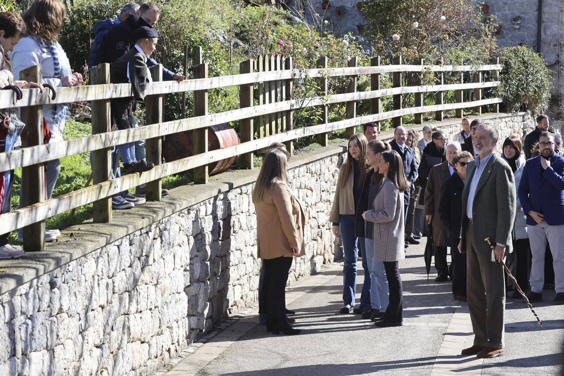 Sotres, pletórico: la visita real al Pueblo Ejemplar de Asturias, en imágenes