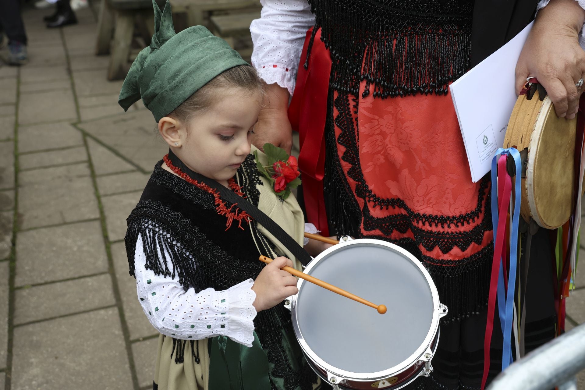 Sotres, pletórico: la visita real al Pueblo Ejemplar de Asturias, en imágenes