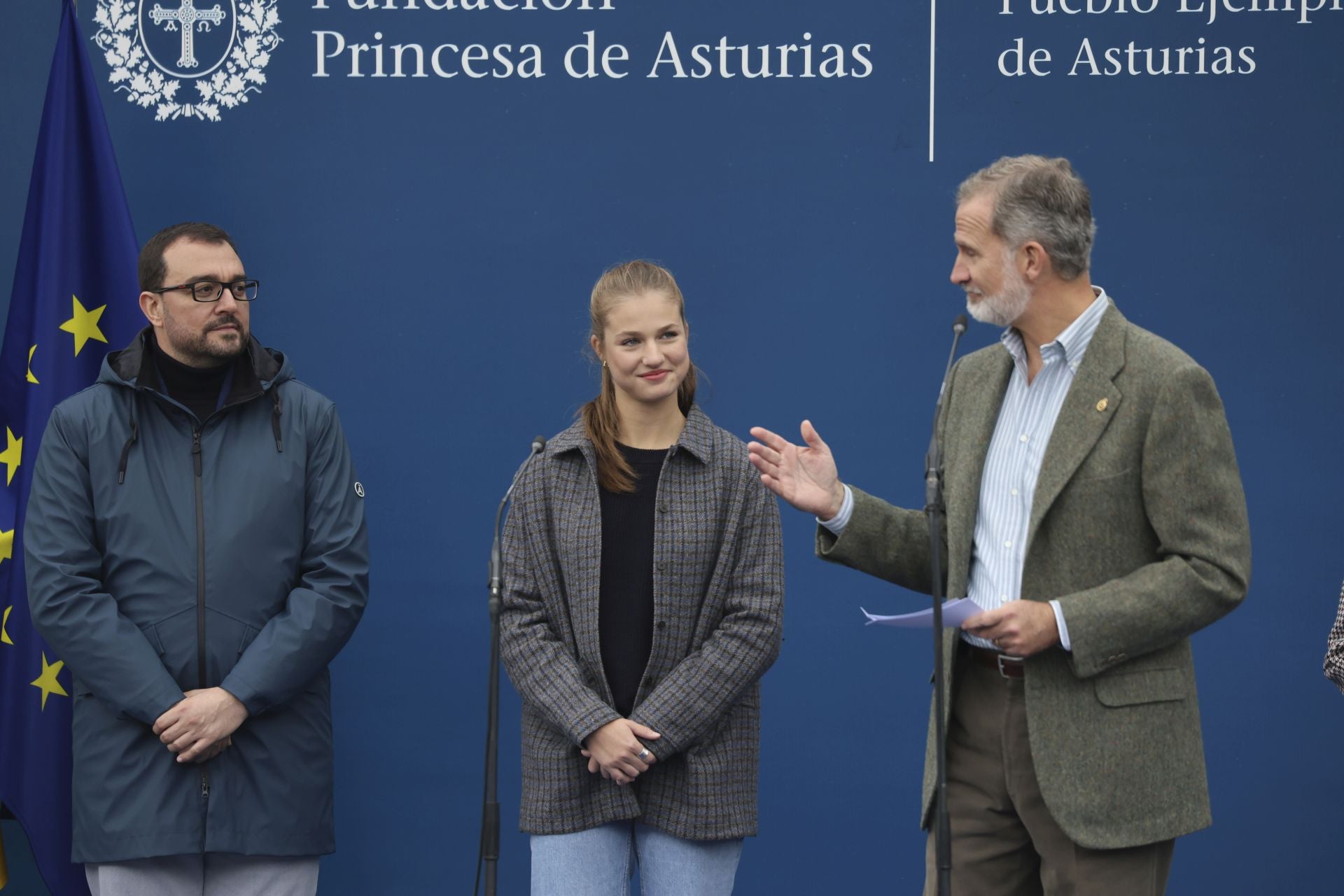 Sotres, pletórico: la visita real al Pueblo Ejemplar de Asturias, en imágenes