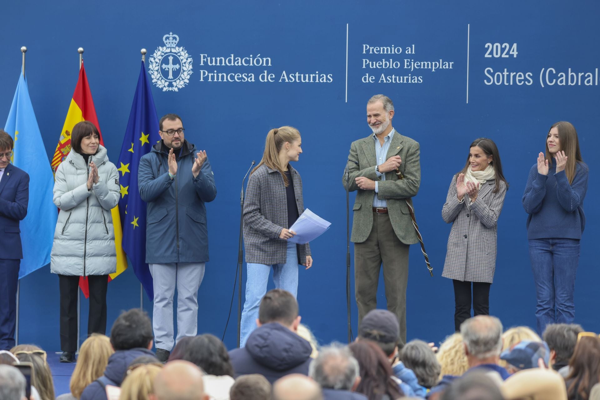 Sotres, pletórico: la visita real al Pueblo Ejemplar de Asturias, en imágenes