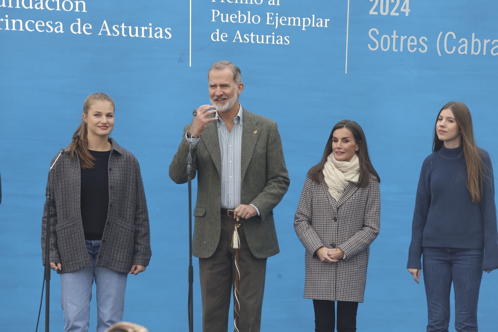 Sotres, pletórico: la visita real al Pueblo Ejemplar de Asturias, en imágenes