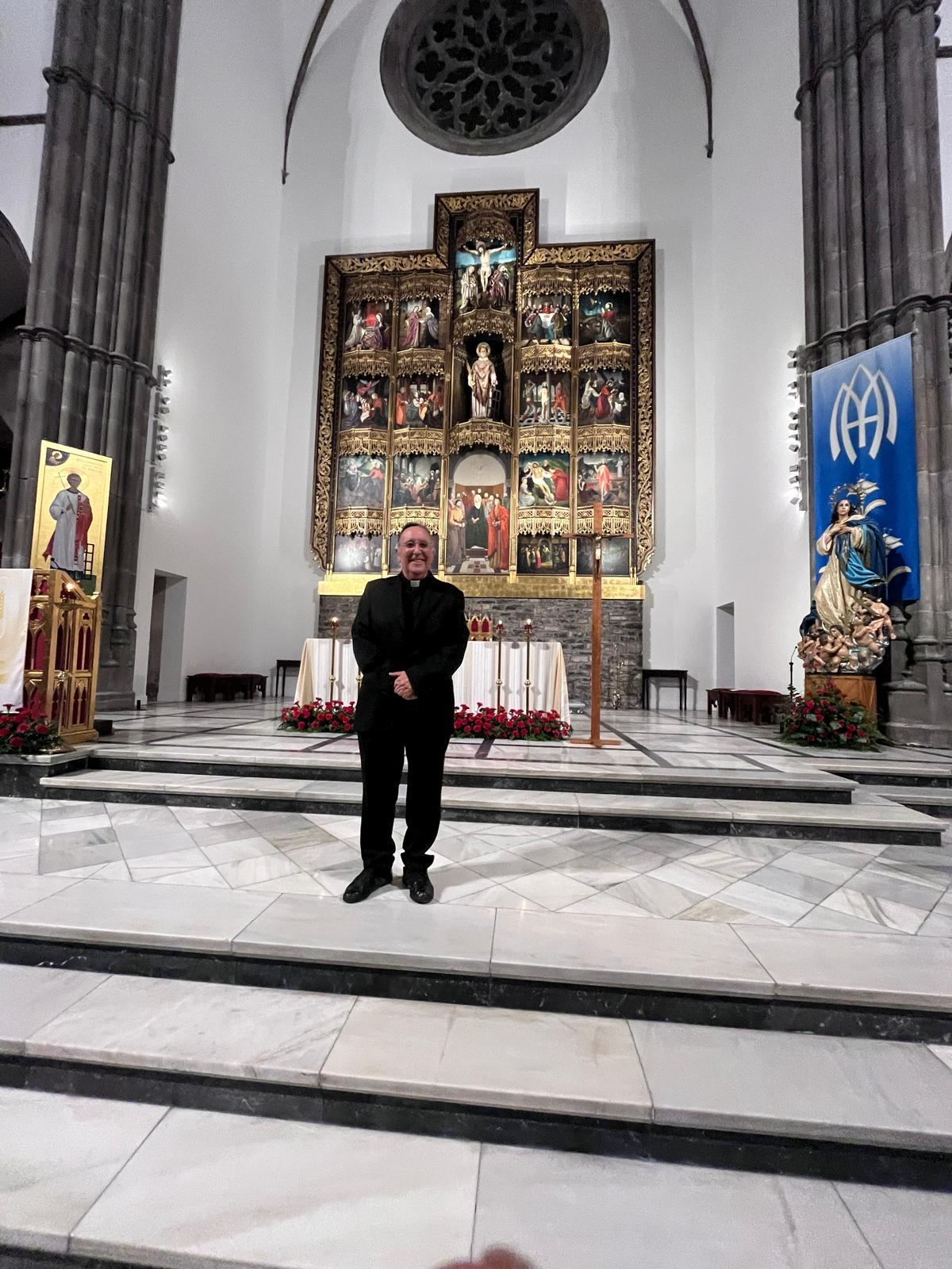 La iglesia de San Lorenzo, en Gijón, reabre tras un cambio de cara