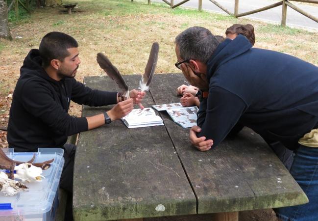 Las actividades comienzan el viernes de mañana con un taller sobre fauna salvaje que se extenderá hasta la hora de comer y llevará a cabo una sencilla ruta en busca de rastros y huellas