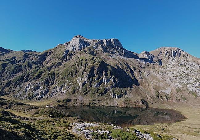 Lago Cerveriz, tercero de los lagos del día y enormemente bello