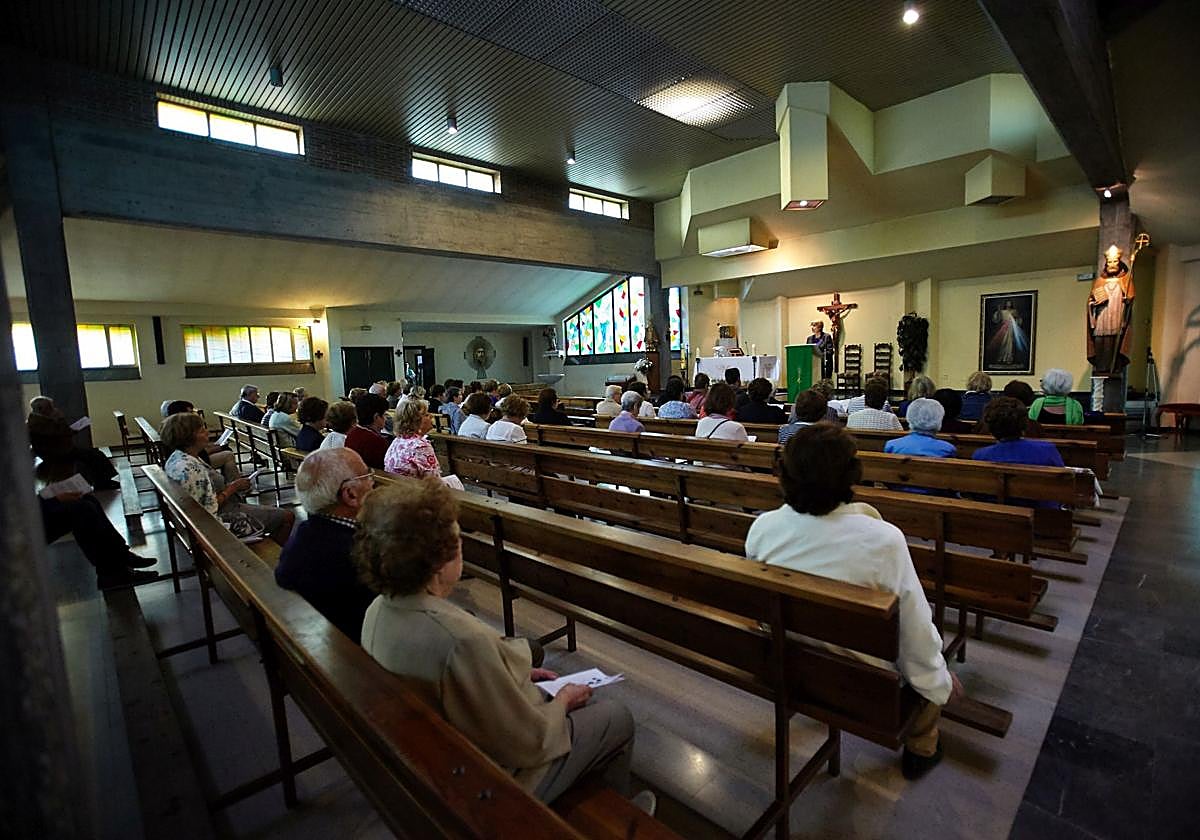 Las misas de Todos los Santos se ofician en Avilés desde el jueves