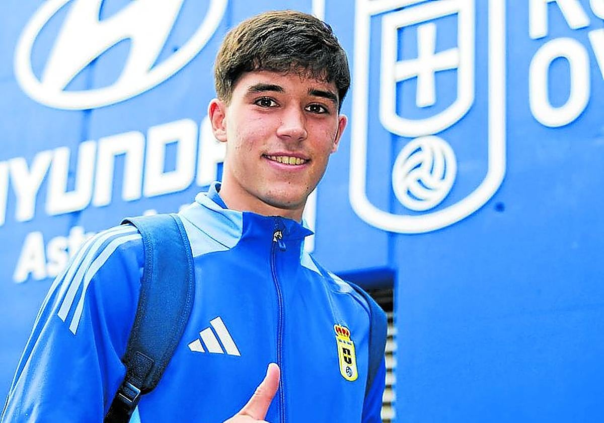 Adri Lopes, Marco Esteban y Miguel Nárvaez son tres de los cinco jugadores del Vetusta que viajaron a Ávila.