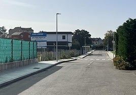 Lugar del incidente, en el camino de los Lirios, a escasa distancia del Club de Tenis, en Gijón.