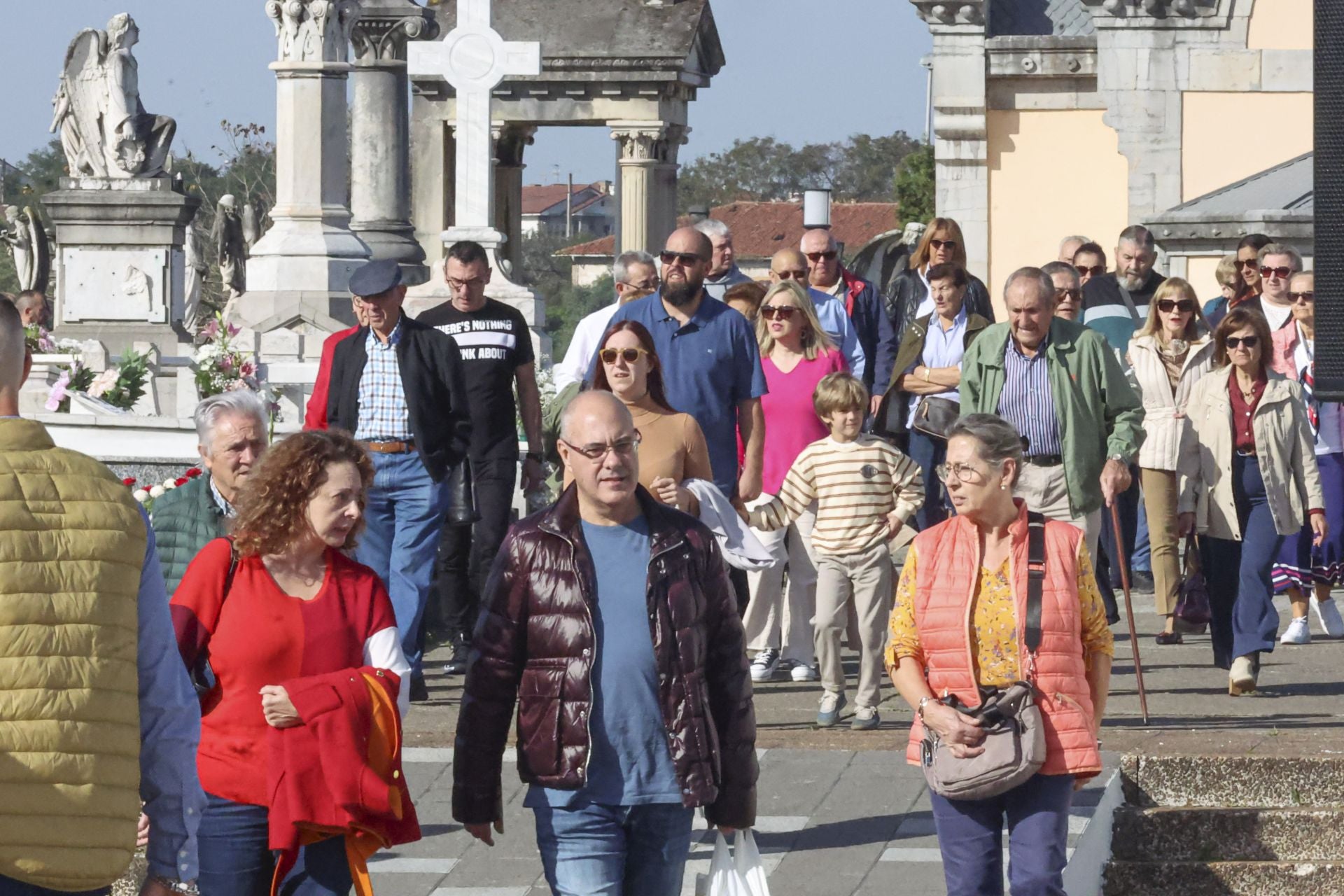 En fotos: Así ha sido la jornada de recuerdo en los cementerios asturianos