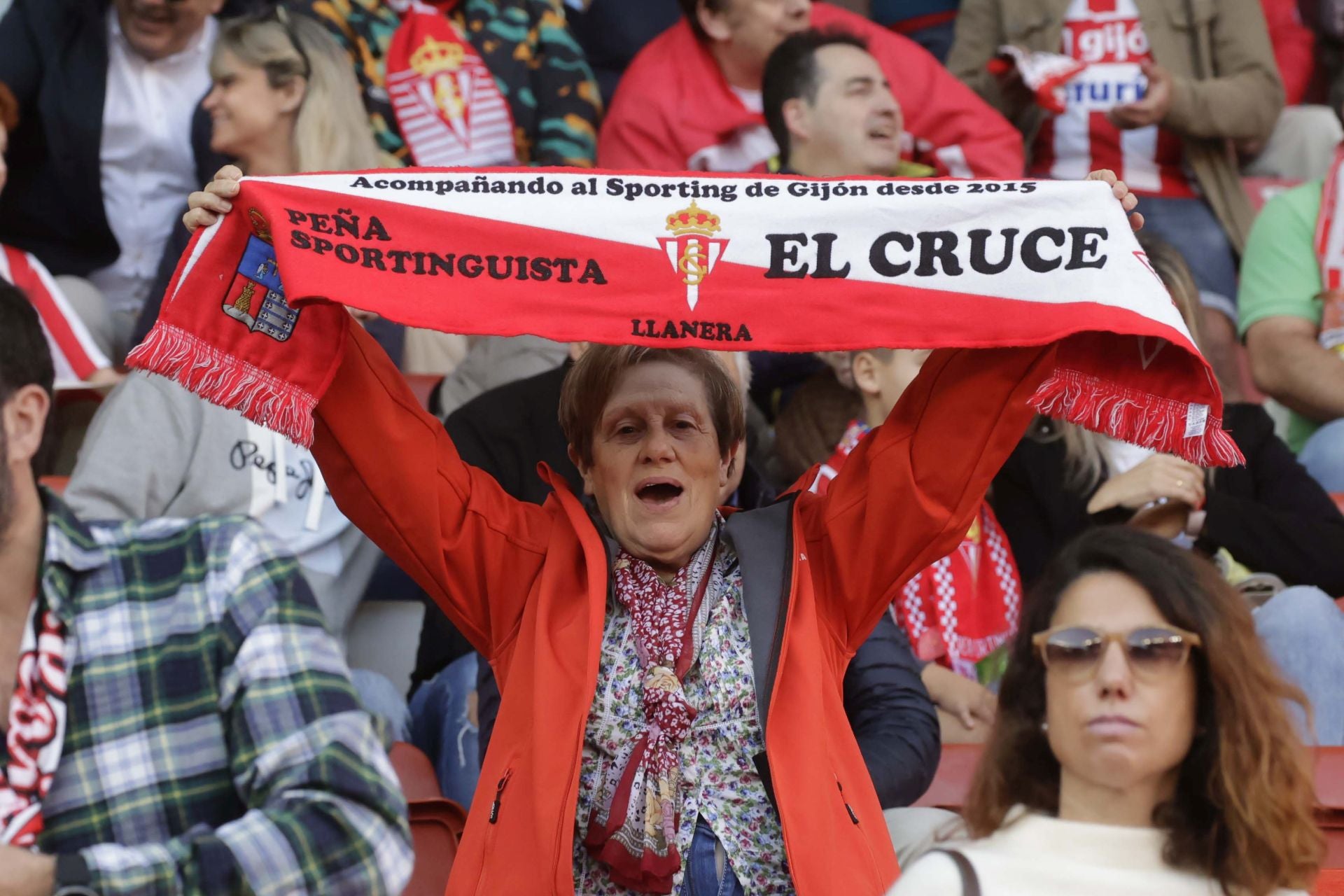 Fotos: ¿Estuviste en el Sporting - Cádiz en El Molinón? ¡Búscate!