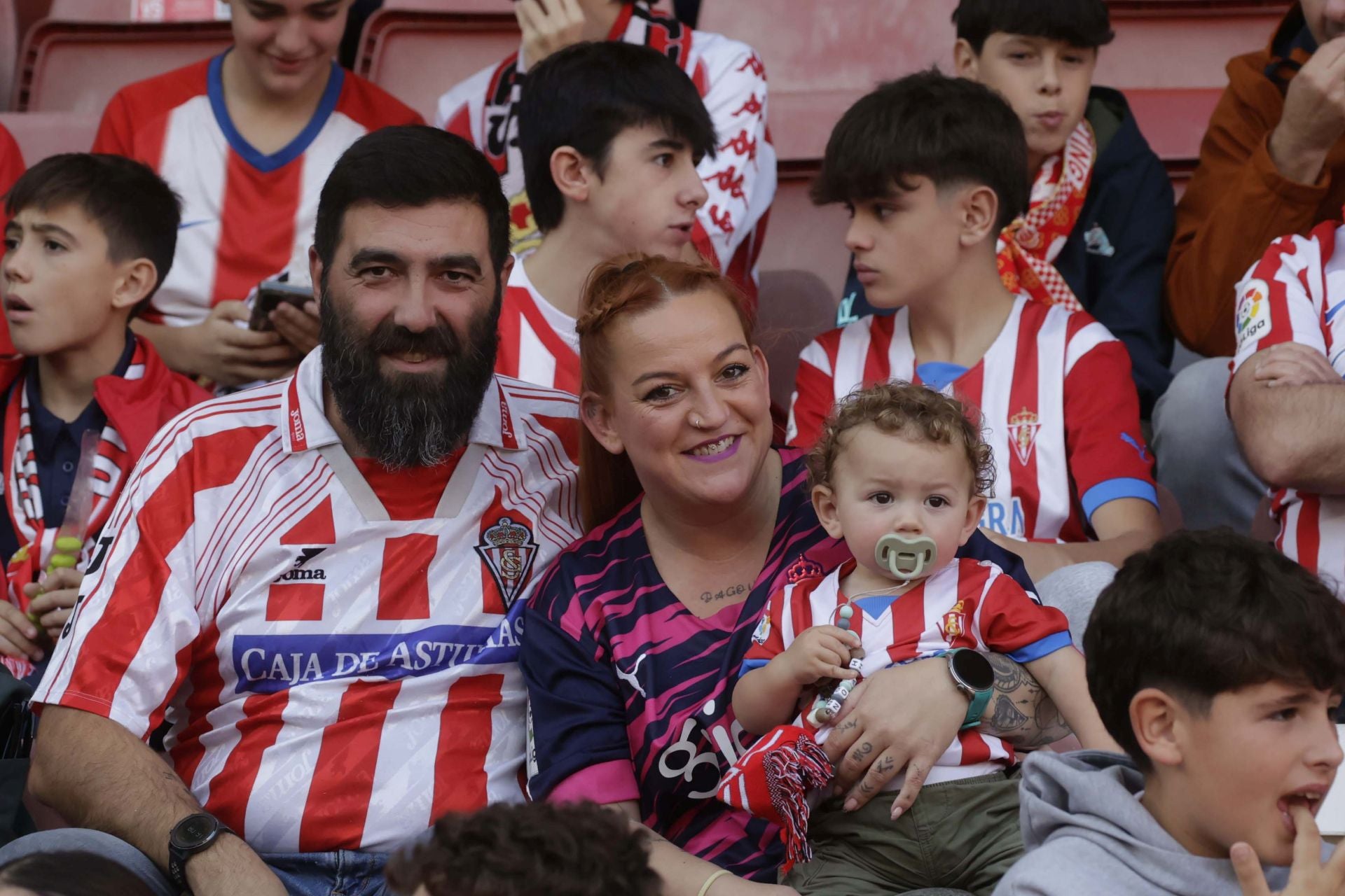 Fotos: ¿Estuviste en el Sporting - Cádiz en El Molinón? ¡Búscate!