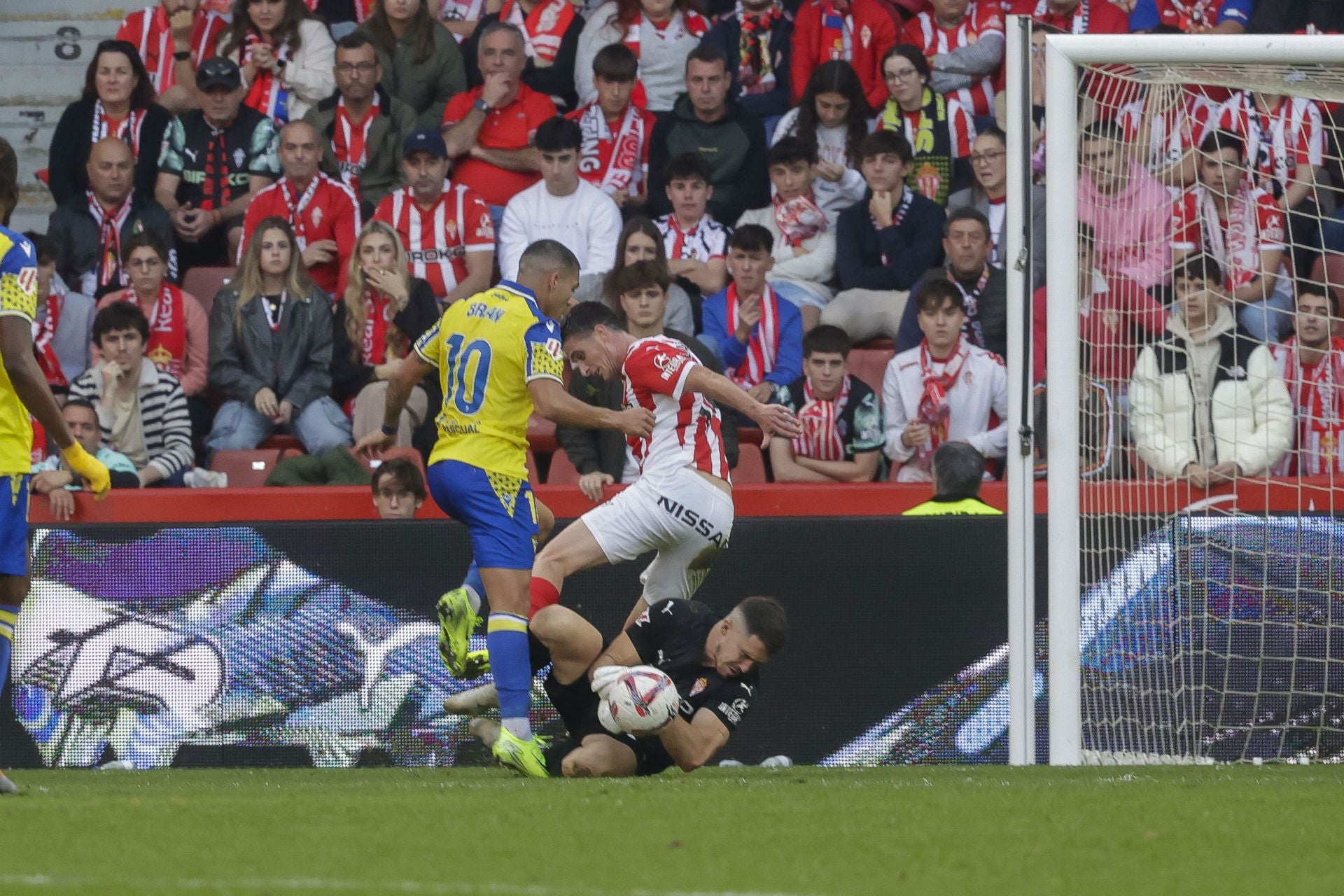 Fotos: Las mejores jugadas del Sporting de Gijón-Cádiz en El Molinón