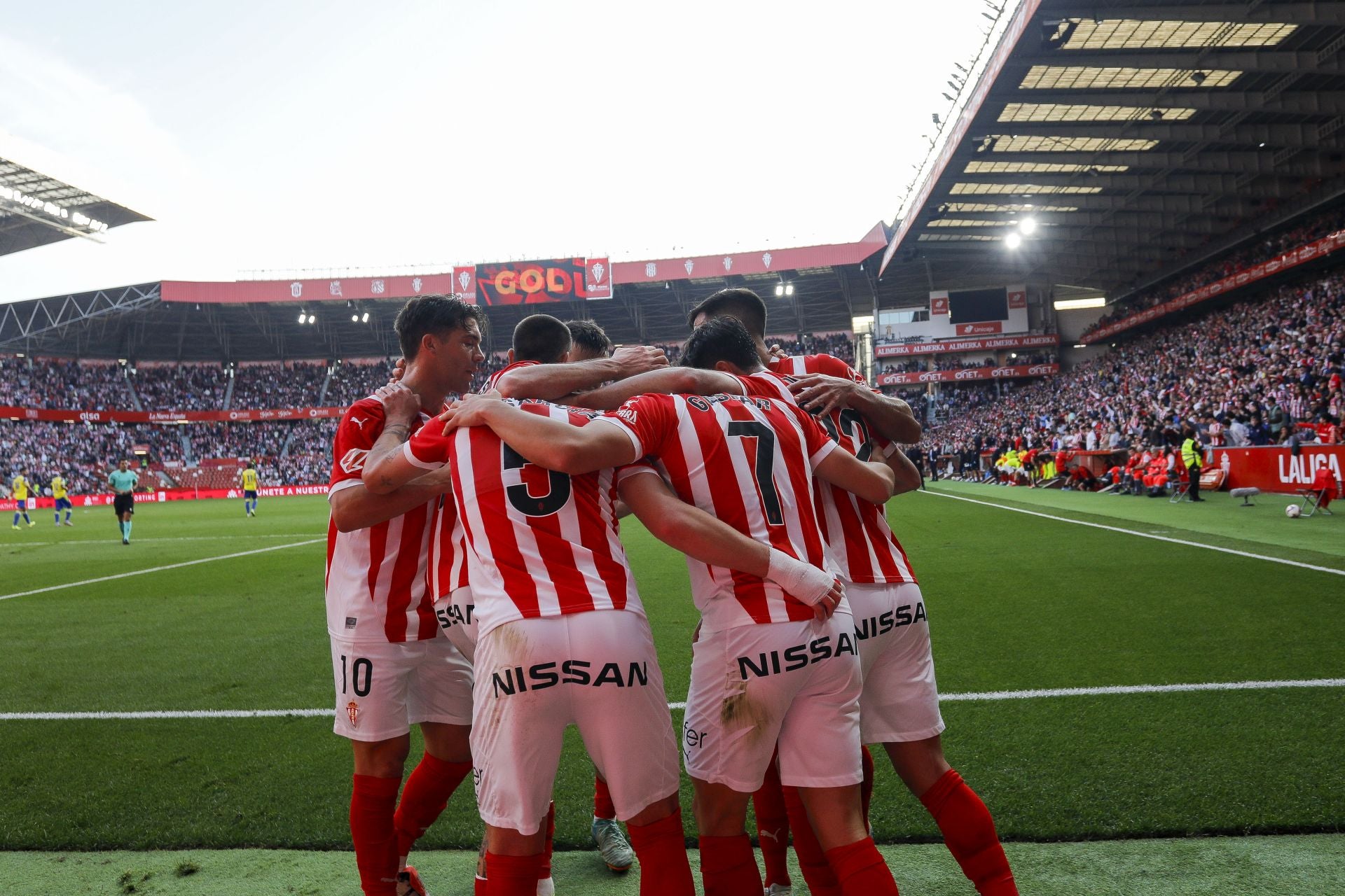 Fotos: Las mejores jugadas del Sporting de Gijón-Cádiz en El Molinón