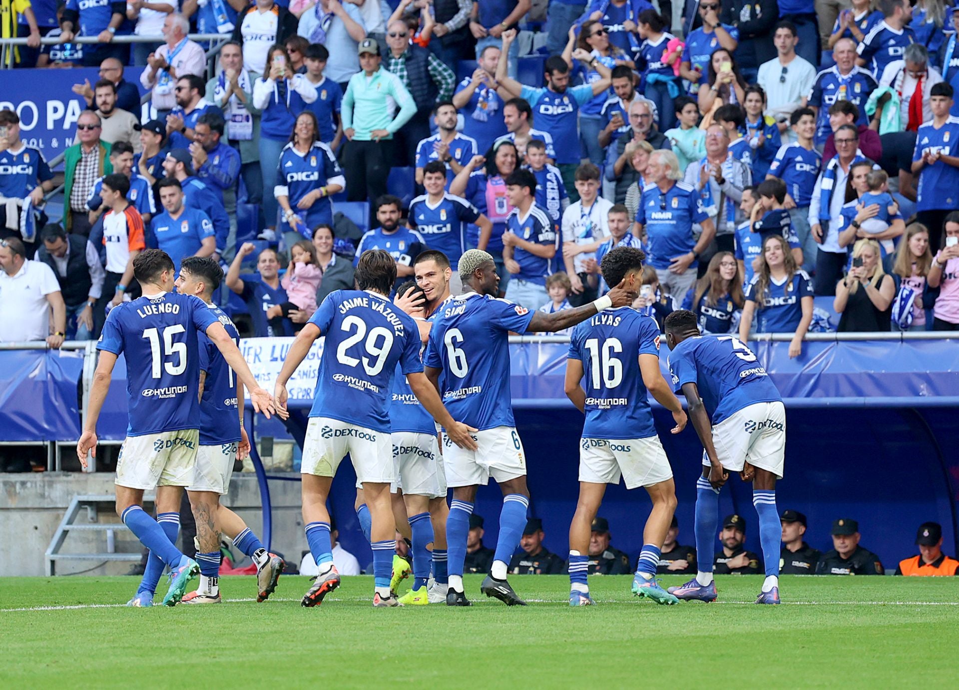 Fotos: Las jugadas del Real Oviedo-Burgos