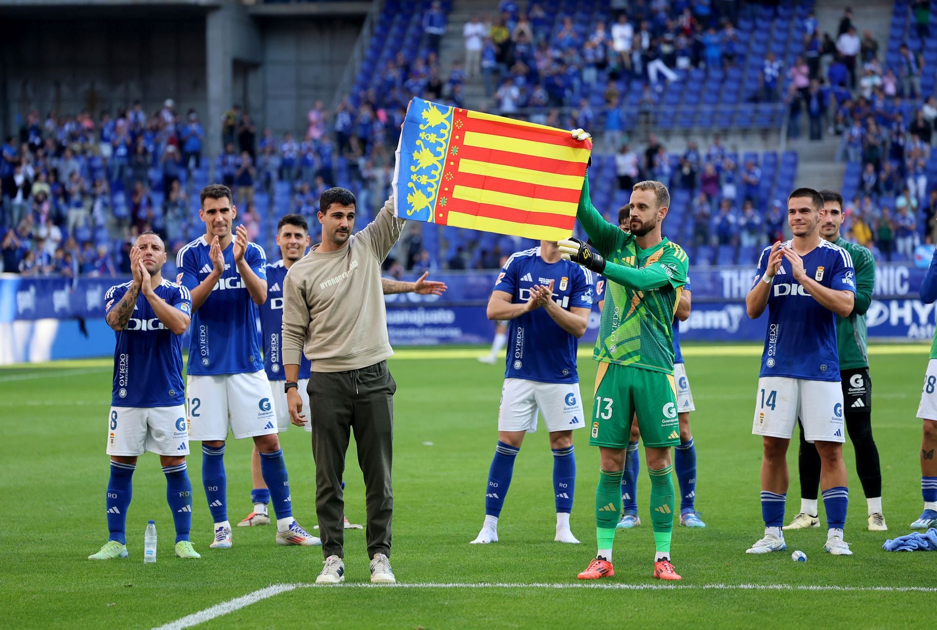 Fotos: Las jugadas del Real Oviedo-Burgos