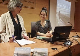 Mercedes de Soignie charló con la pianista avilesina Noelia Rodiles en el Aula de Cultura de LA VOZ.