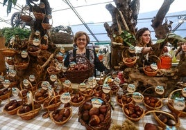 Puesto de castañas en una de las pasadas ediciones del Certamen de la Castaña de Arriondas.