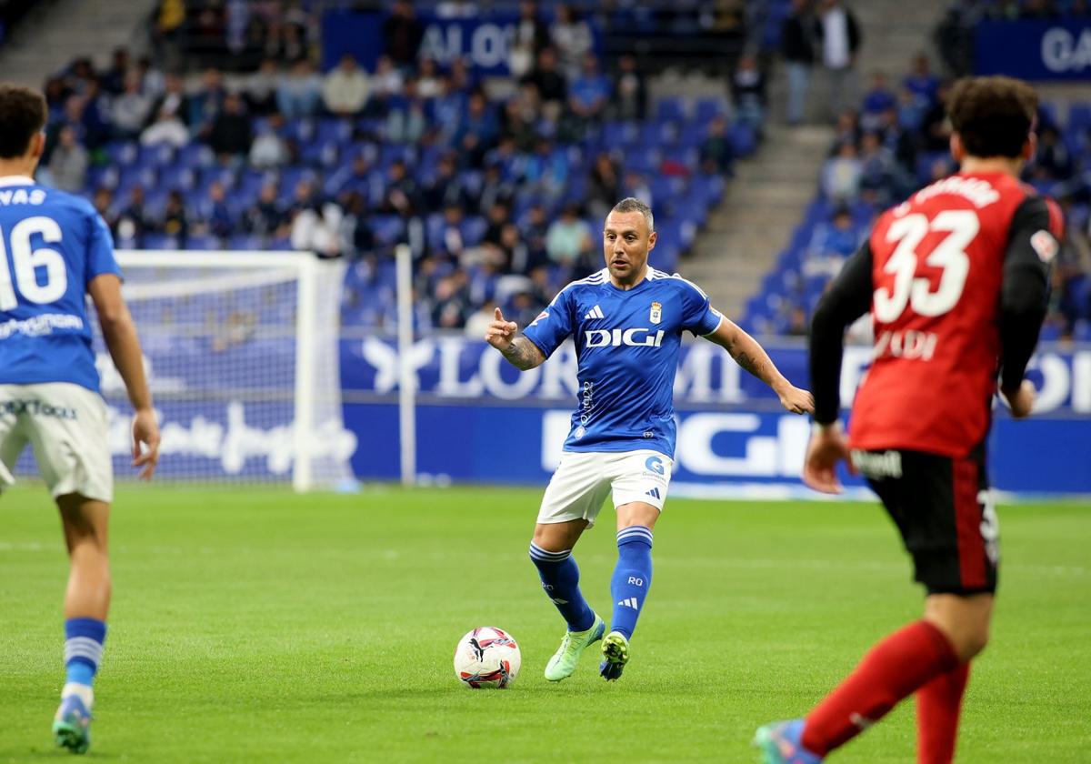 Santi Cazorla, en un partido del Real Oviedo esta temporada, en el Carlos Tartiere.