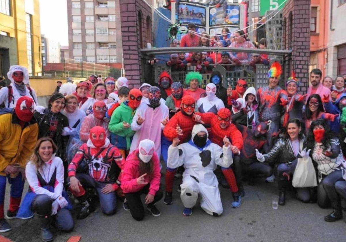 Integrantes del grupo Belenitos en un Antroxu en Avilés.