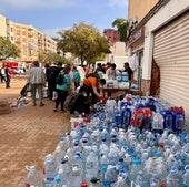 Un grupo de asturianos, tras 48 horas en la catástrofe de Valencia: «Aquello es un caos, con gente desesperada»