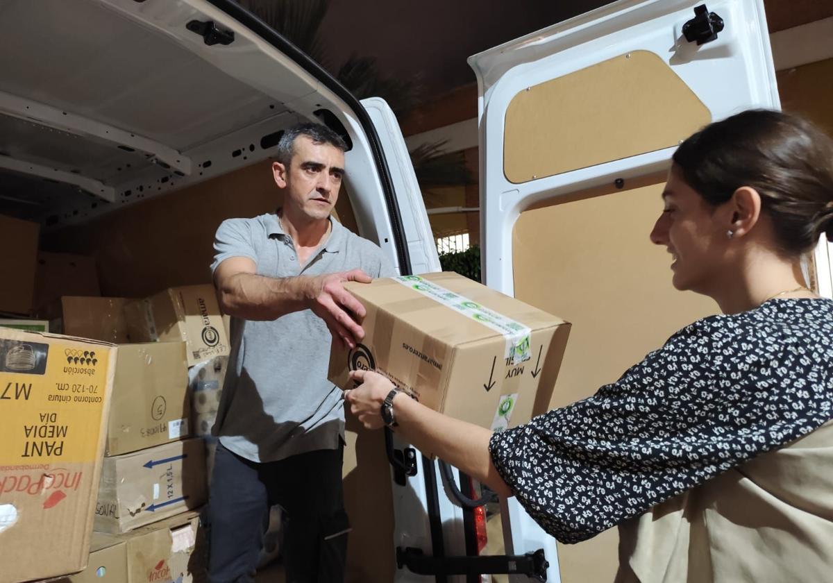 Llegada de parte de la mercancía traída desde Asturias a Valencia.