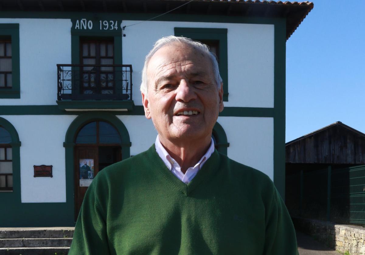 José Ramón Pardo, presidente de la Sociedad Cultural y Recreativa Clarín de Quintes, en Villaviciosa.