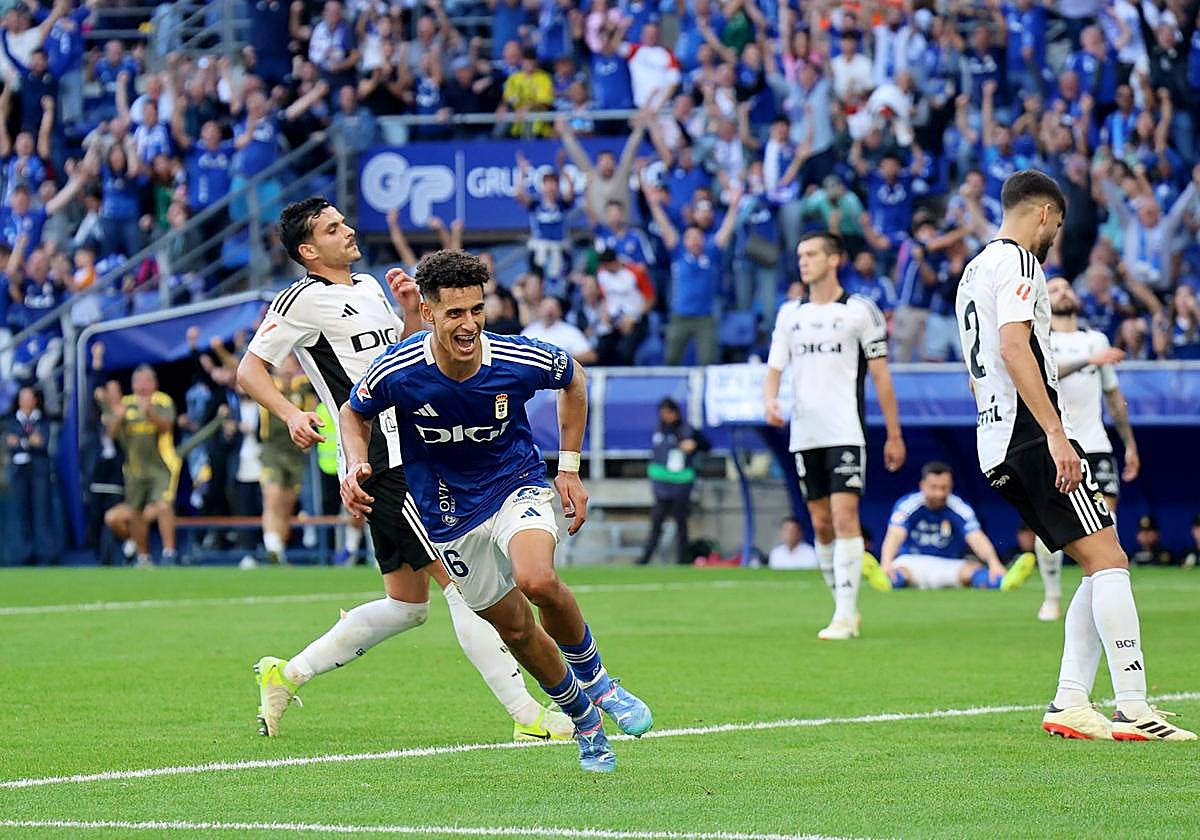 Chaira, durante el partido del Oviedo ante el Burgos.