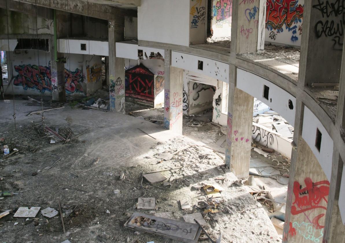 Interior del edificio en el que se ubicará la gran planta de reciclaje de enseres.