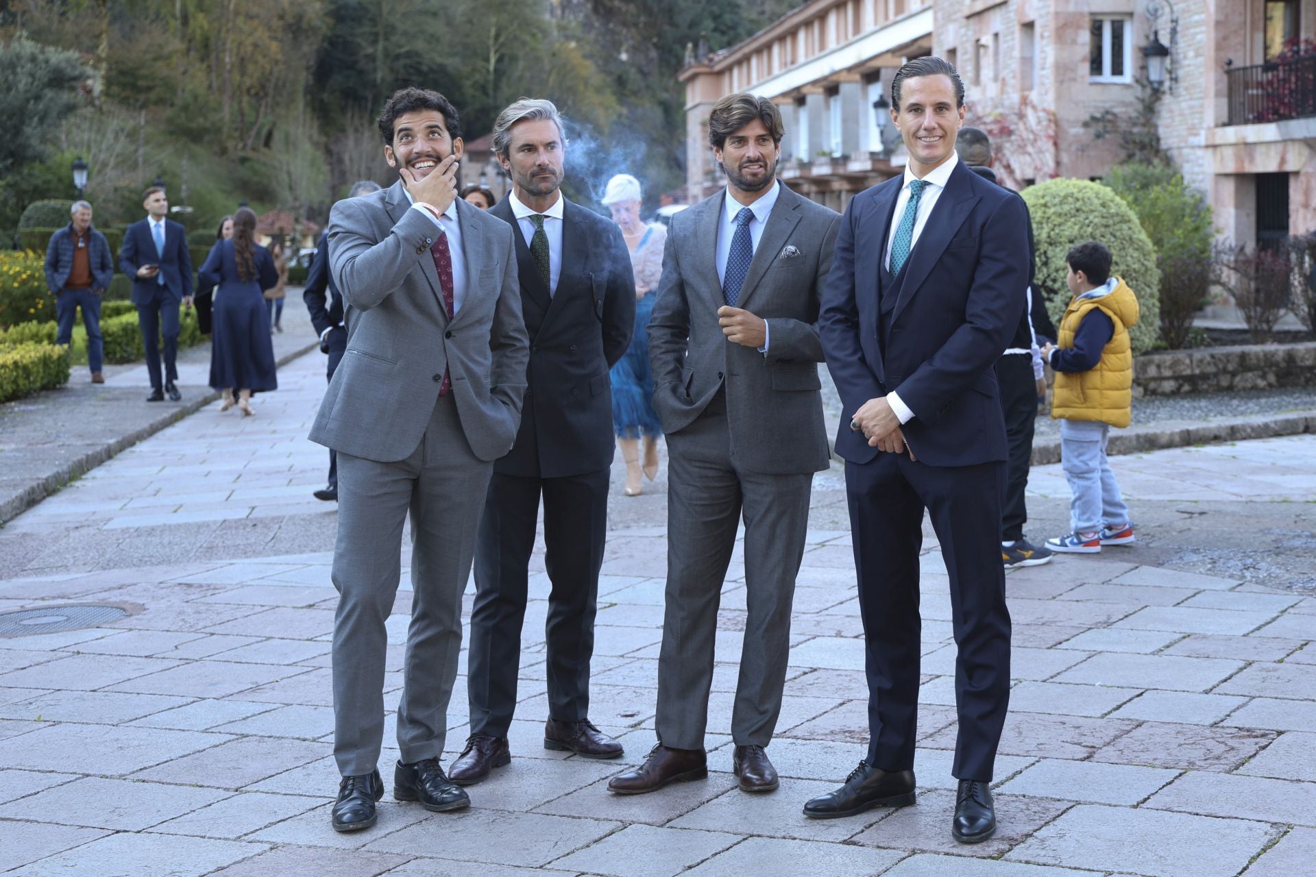 Boda de ensueño en Covadonga: Luz Cano y Alejandro Merino se casan en el Santuario