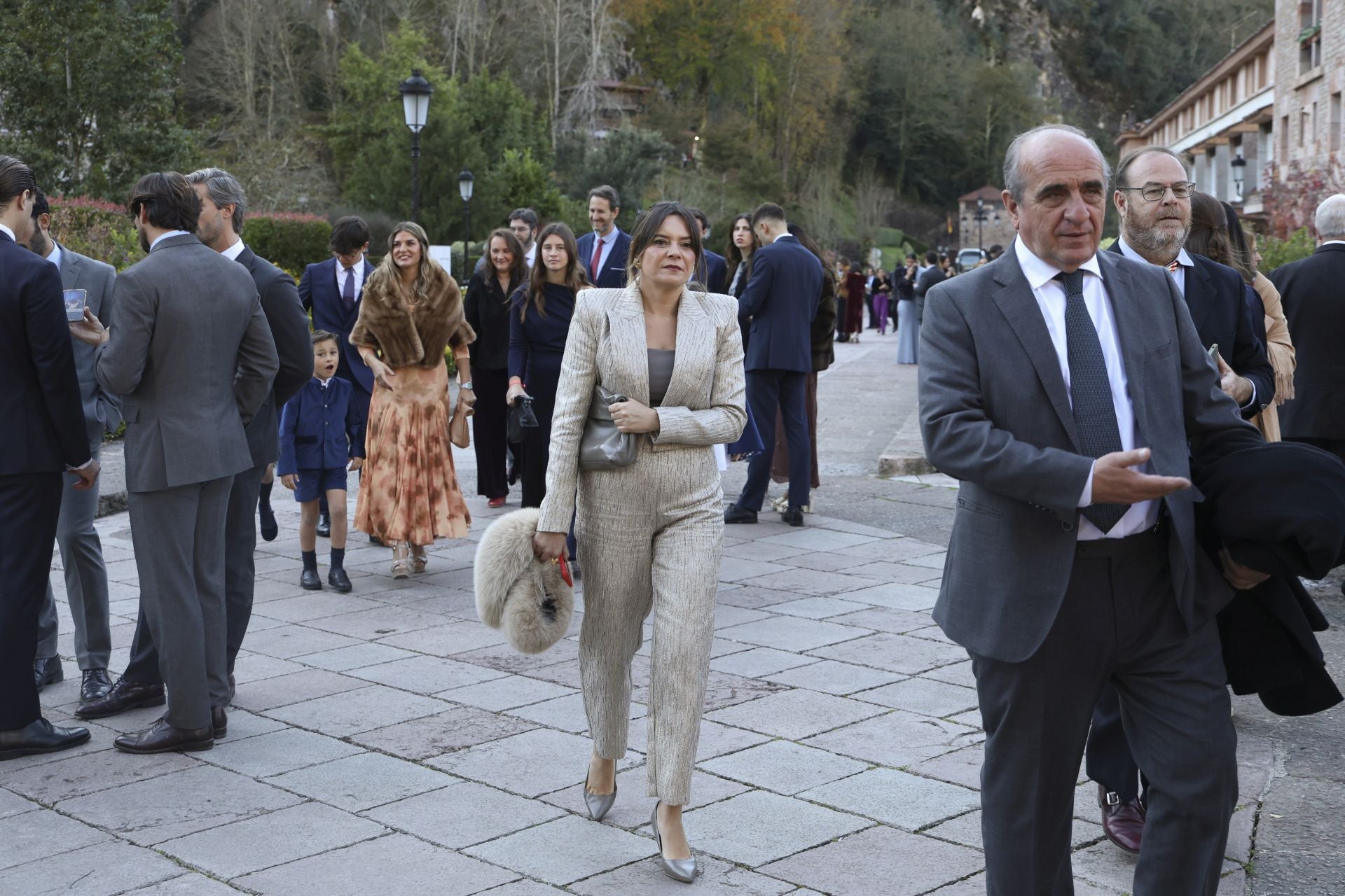 Boda de ensueño en Covadonga: Luz Cano y Alejandro Merino se casan en el Santuario