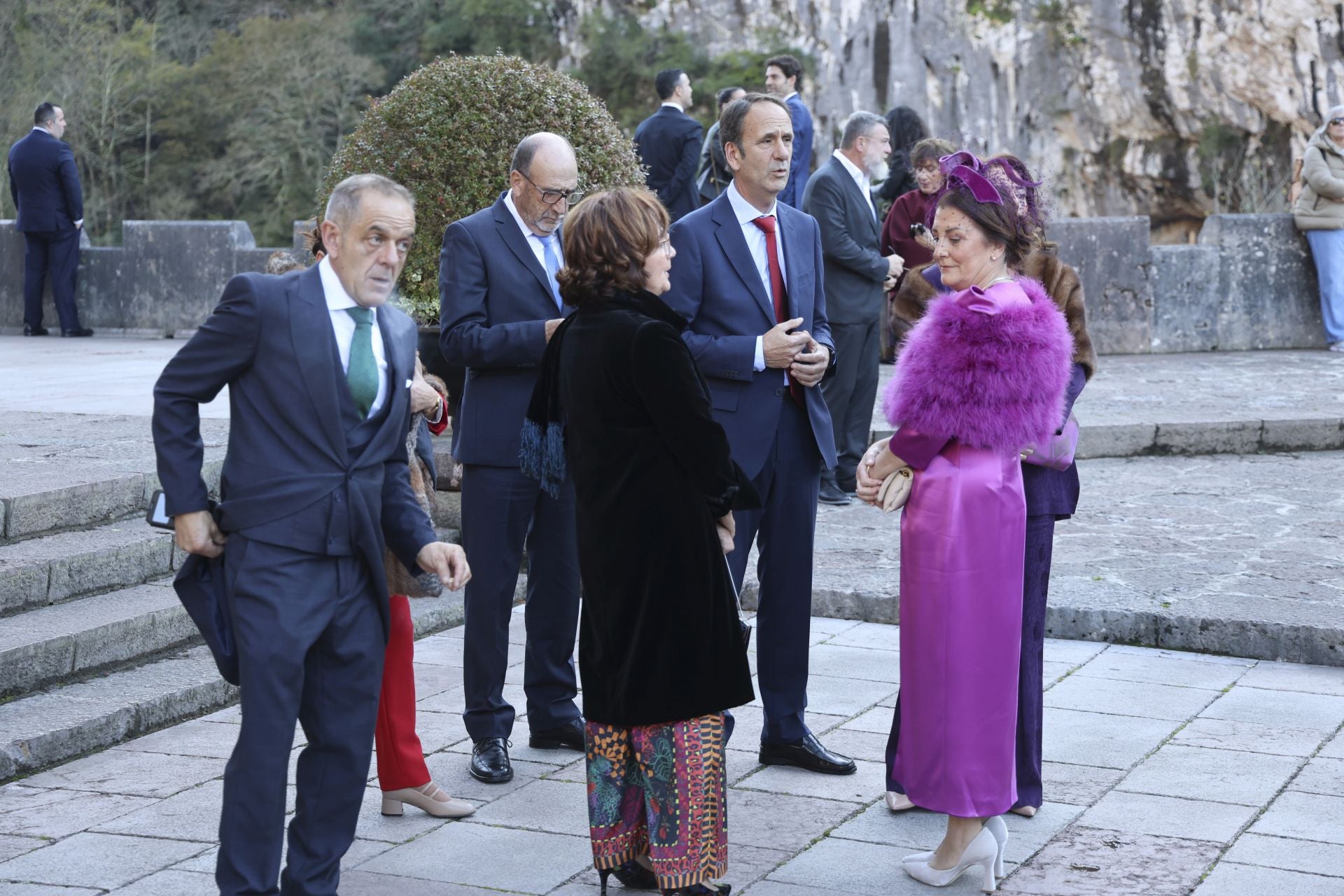 Boda de ensueño en Covadonga: Luz Cano y Alejandro Merino se casan en el Santuario