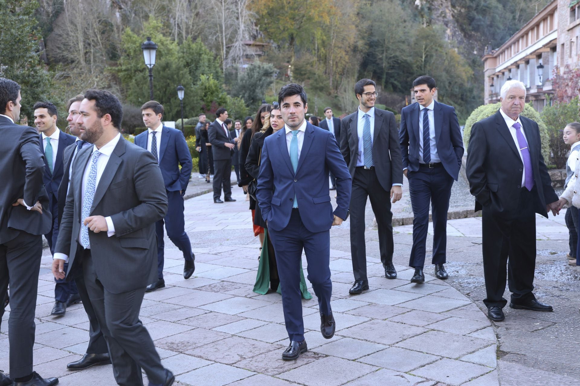 Boda de ensueño en Covadonga: Luz Cano y Alejandro Merino se casan en el Santuario