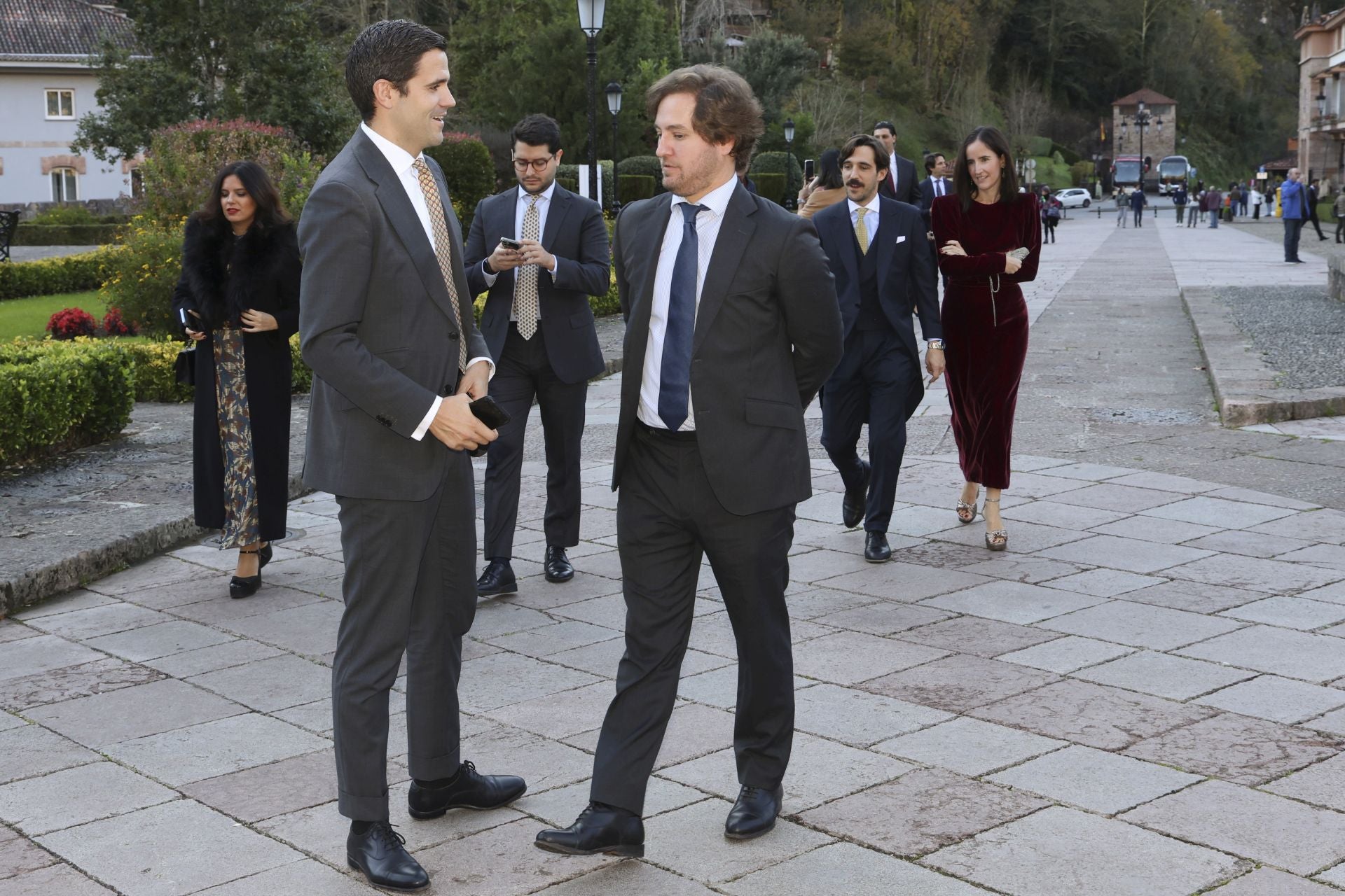 Boda de ensueño en Covadonga: Luz Cano y Alejandro Merino se casan en el Santuario