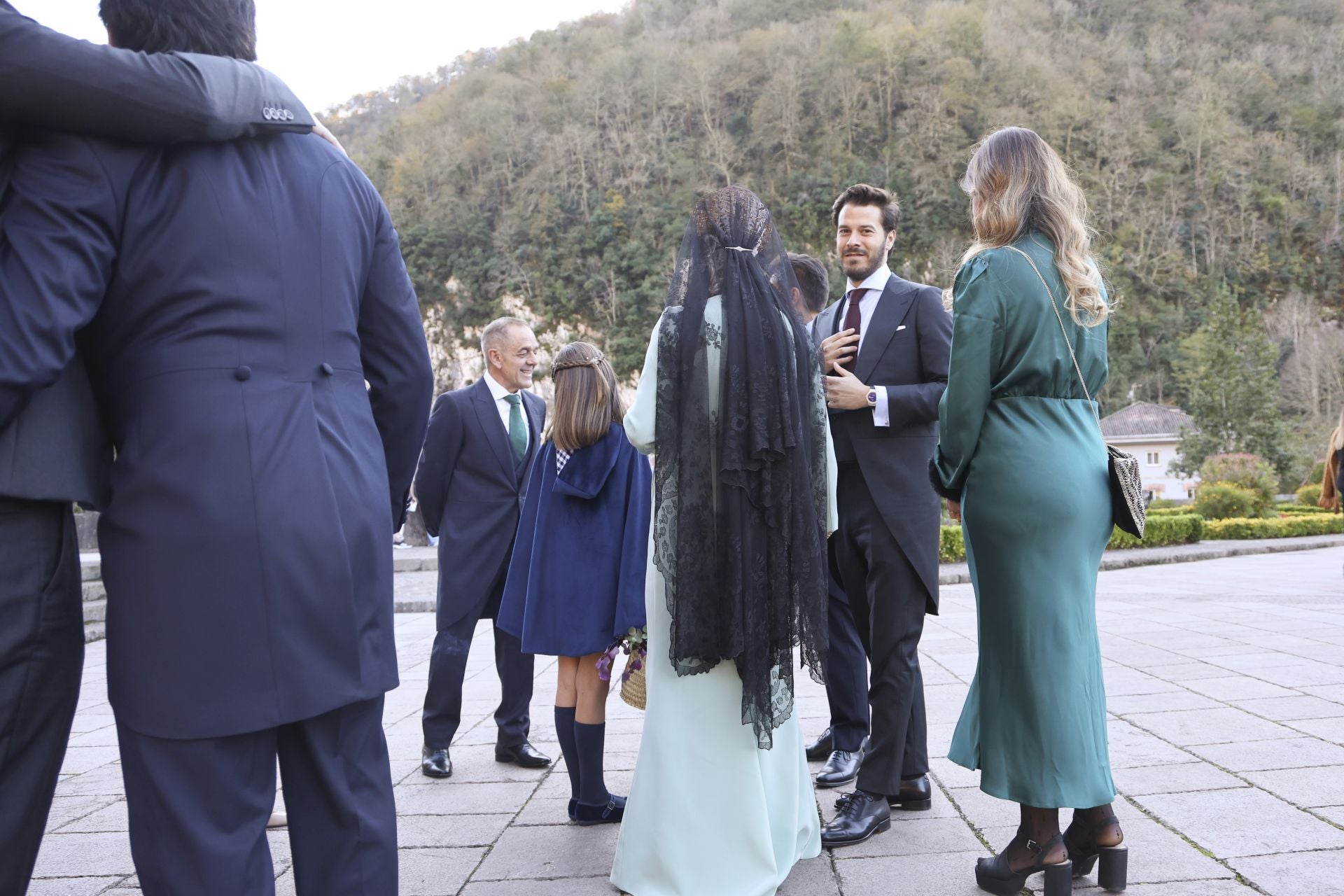 Boda de ensueño en Covadonga: Luz Cano y Alejandro Merino se casan en el Santuario