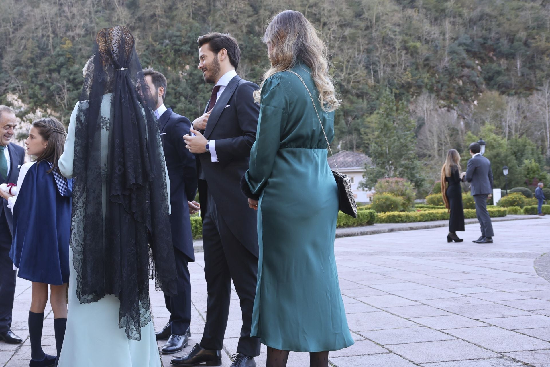 Boda de ensueño en Covadonga: Luz Cano y Alejandro Merino se casan en el Santuario