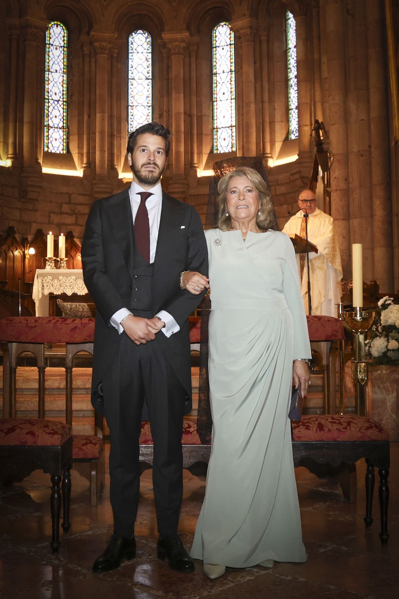 Boda de ensueño en Covadonga: Luz Cano y Alejandro Merino se casan en el Santuario