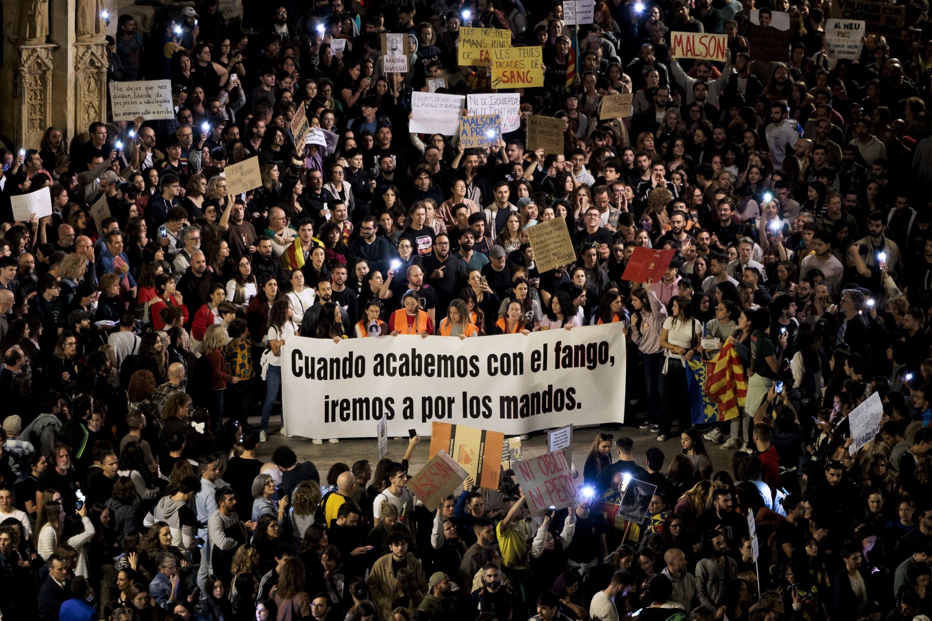 Así ha sido la multitudinaria manifestación en Valencia contra Carlos Mazón