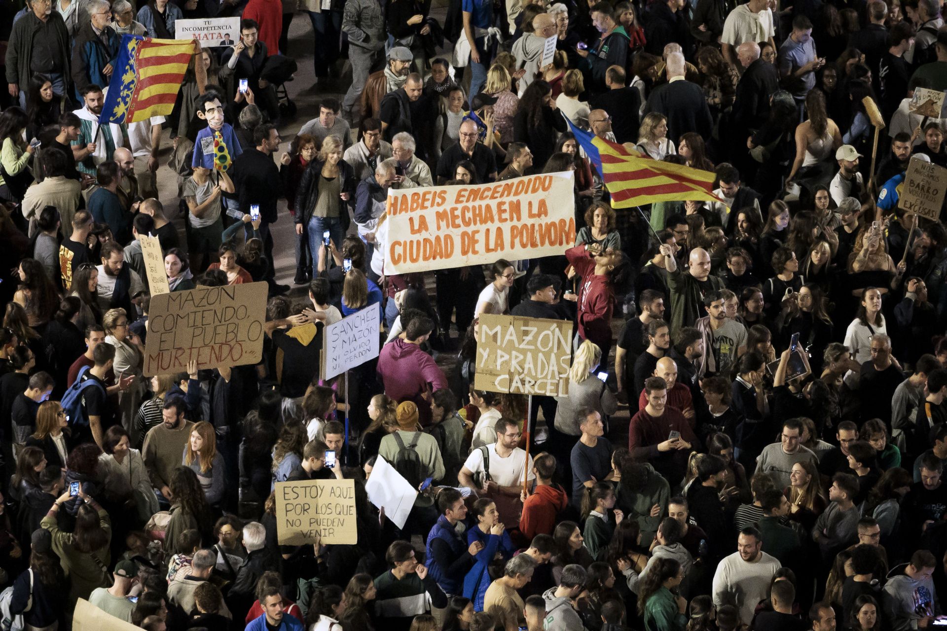 Así ha sido la multitudinaria manifestación en Valencia contra Carlos Mazón