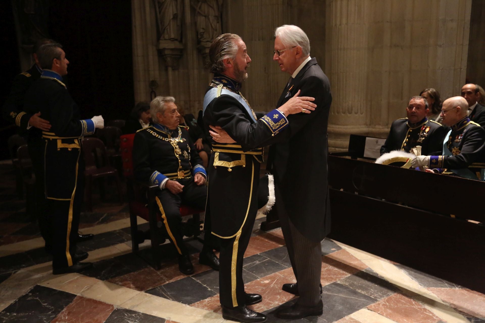 El Real Cuerpo de la Nobleza entrega en Oviedo las medallas a los nuevos Caballeros y Damas