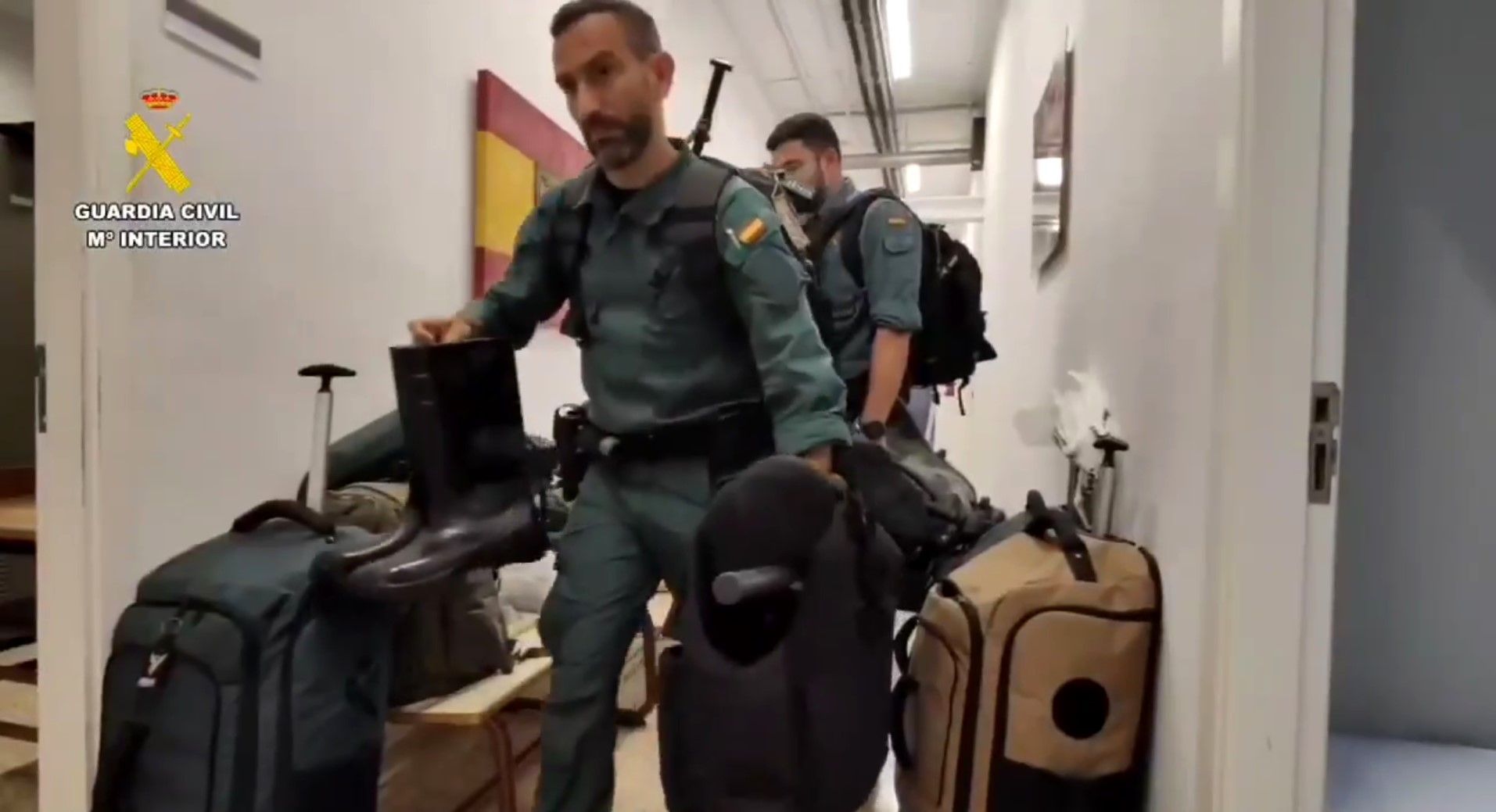 Treinta guardias civiles salían el domingo rumbo a Valencia a bordo de once vehículos y dos furgonetas. Todos se ofrecieron voluntarios.