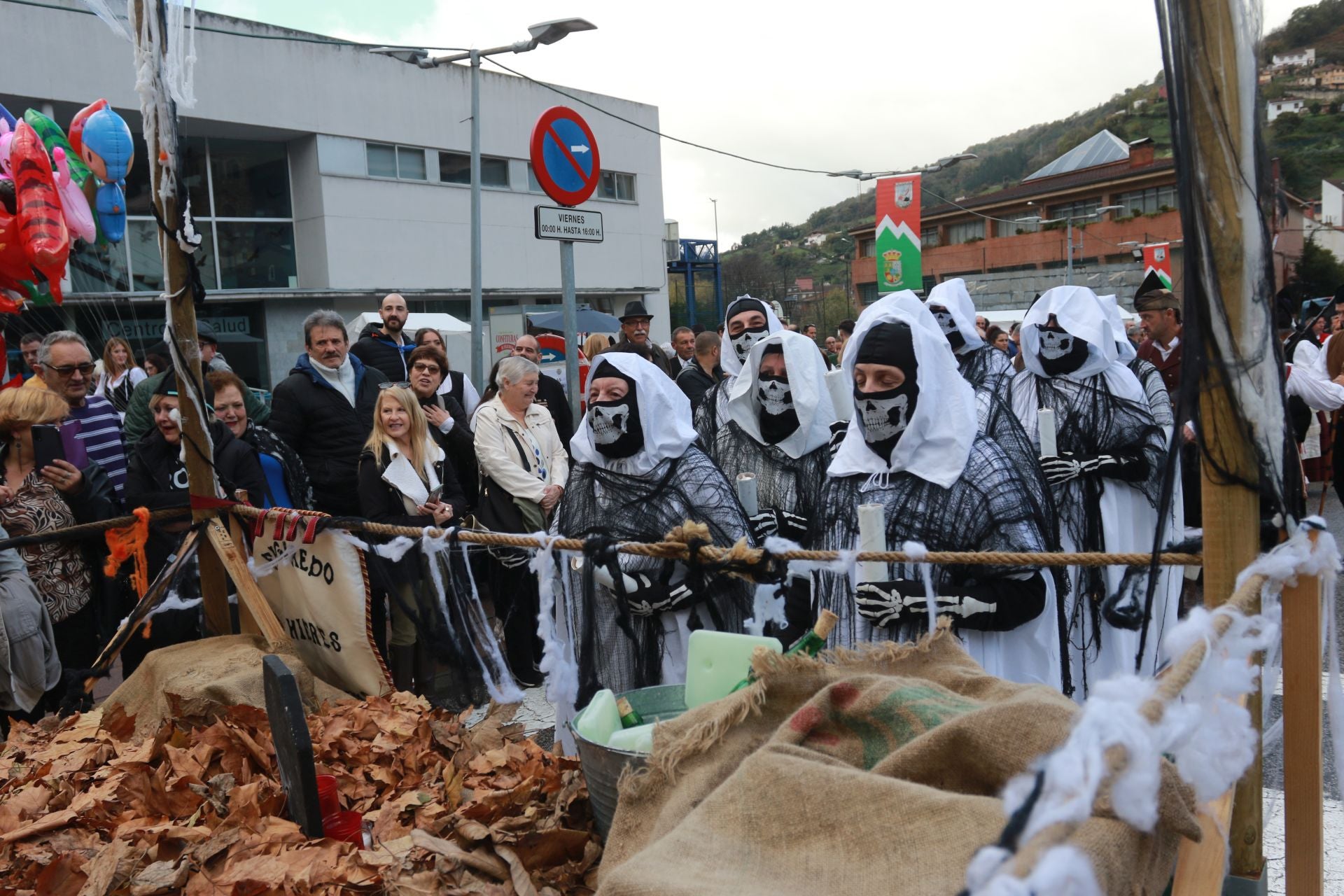Moreda de Aller se echa a las calles para celebrar los Humanitarios